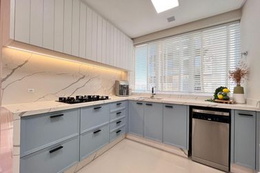 Apartamento &agrave; venda - 150m&sup2; - Meia Praia