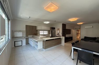 Apartamento &agrave; venda - 107m&sup2; - Meia Praia