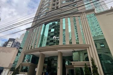 Apartamento para alugar - 131m&sup2; - Centro