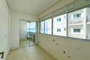 Apartamento &agrave; venda - 297m&sup2; - Meia Praia