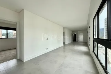 Apartamento &agrave; venda - 138m&sup2; - Centro