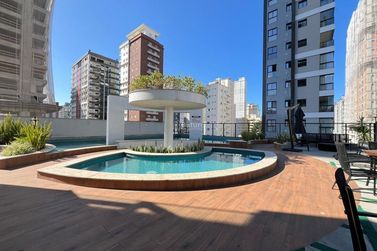 Apartamento &agrave; venda - 106m&sup2; - Meia Praia