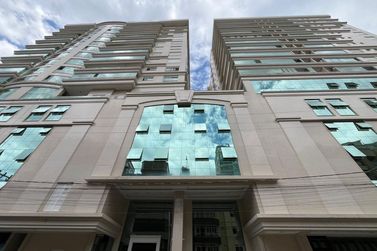 Apartamento &agrave; venda - 209m&sup2; - Centro