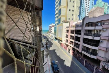 Apartamento &agrave; venda - 121m&sup2; - Meia Praia