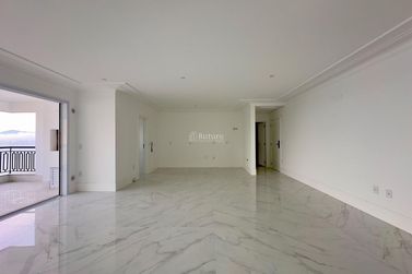 Apartamento &agrave; venda - 190m&sup2; - Centro