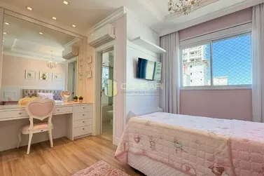 Apartamento &agrave; venda - 251m&sup2; - Meia Praia
