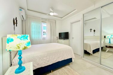 Apartamento &agrave; venda - 120m&sup2; - Meia Praia