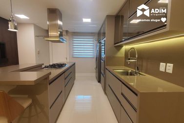 Apartamento para alugar - 138m&sup2; - Centro
