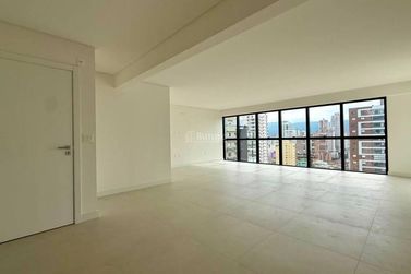 Apartamento &agrave; venda - Meia Praia