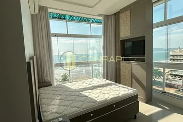 Apartamento &agrave; venda - 131m&sup2; - Meia Praia