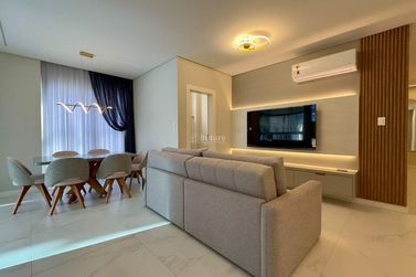 Apartamento &agrave; venda - 124m&sup2; - Meia Praia