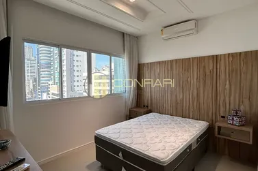 Apartamento &agrave; venda - 260m&sup2; - Meia Praia