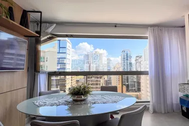 Apartamento &agrave; venda - 115m&sup2; - Meia Praia