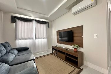 Apartamento &agrave; venda - 86m&sup2; - Meia Praia