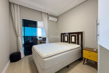 Apartamento &agrave; venda - 197m&sup2; - Meia Praia