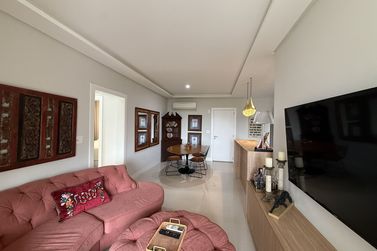 Apartamento &agrave; venda - 98000m&sup2; - Meia Praia