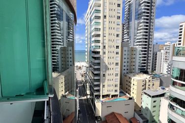 Apartamento &agrave; venda - 226m&sup2; - Meia Praia