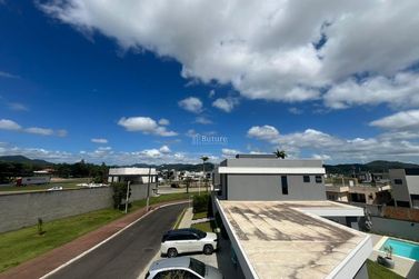 Casa &agrave; venda - 360m&sup2; - Centro