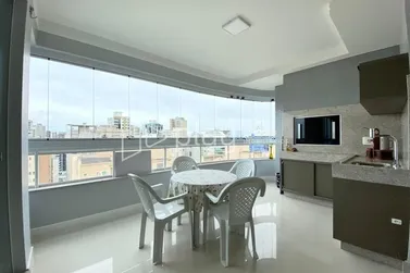 Apartamento &agrave; venda - 145m&sup2; - Meia Praia