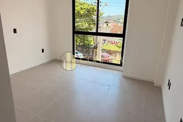 Sobrado &agrave; venda - 92m&sup2; - bombas
