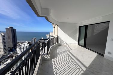 Apartamento &agrave; venda - 185m&sup2; - Meia Praia