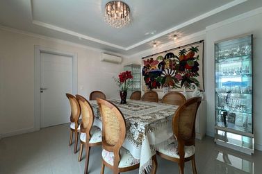 Apartamento &agrave; venda - 202m&sup2; - Meia Praia