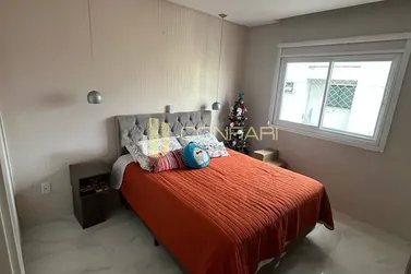 Apartamento &agrave; venda - 133m&sup2; - Meia Praia