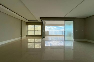 Apartamento &agrave; venda - Meia Praia