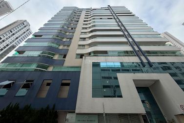 Apartamento &agrave; venda - 227m&sup2; - Centro