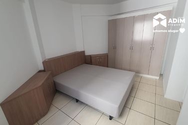 Apartamento para alugar - 100m&sup2; - Centro
