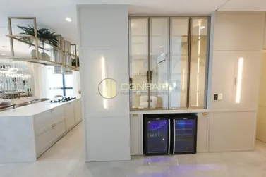 Apartamento &agrave; venda - 198m&sup2; - Meia Praia