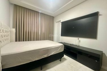 Apartamento &agrave; venda - 107m&sup2; - Meia Praia