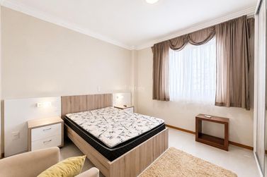 Apartamento &agrave; venda - 212m&sup2; - Meia Praia