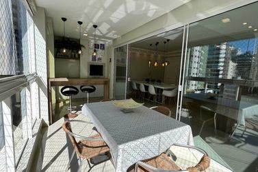 Apartamento &agrave; venda - 128m&sup2; - Meia Praia