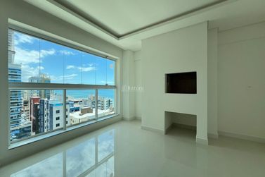 Apartamento &agrave; venda - 180m&sup2; - Meia Praia