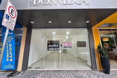 Sala Comercial &agrave; venda - 1252m&sup2; - Meia Praia