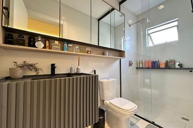 Apartamento &agrave; venda - 134m&sup2; - Meia Praia
