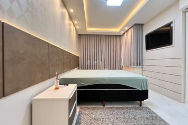 Apartamento &agrave; venda - 142m&sup2; - Meia Praia