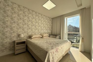 Apartamento &agrave; venda - 163m&sup2; - Meia Praia