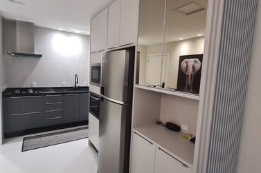 Apartamento &agrave; venda - 85m&sup2; - Meia Praia