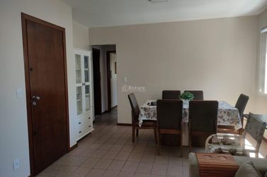 Apartamento &agrave; venda - 95m&sup2; - Meia Praia