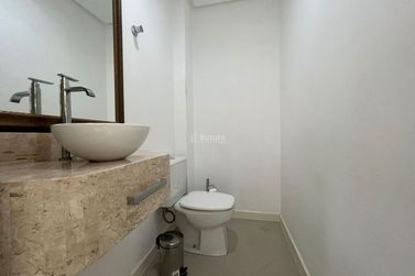 Apartamento &agrave; venda - 137m&sup2; - Meia Praia