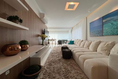 Apartamento &agrave; venda - 153m&sup2; - Meia Praia