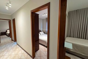 Apartamento &agrave; venda - 137m&sup2; - Meia Praia