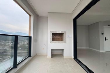 Apartamento &agrave; venda - 93m&sup2; - Centro
