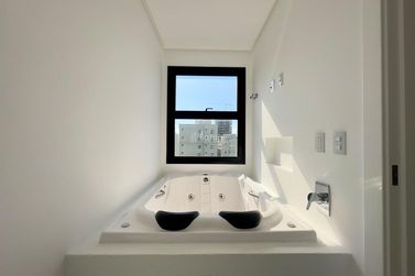Apartamento &agrave; venda - 180m&sup2; - Meia Praia
