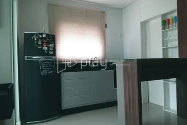 Apartamento &agrave; venda - 85m&sup2; - Meia Praia