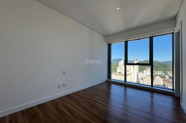 Apartamento &agrave; venda - 171m&sup2; - Centro