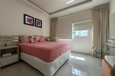 Apartamento &agrave; venda - 198m&sup2; - Meia Praia