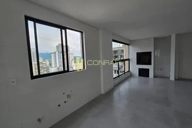 Apartamento &agrave; venda - 105m&sup2; - Meia Praia